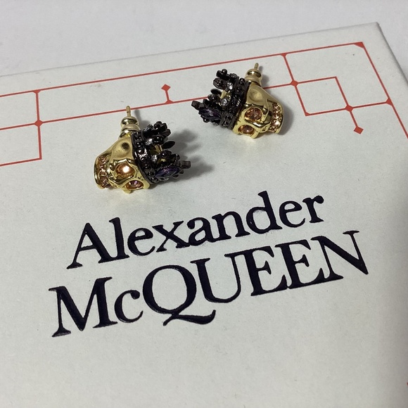 Alexander McQueen King and Queen Skull Earrings Gold and Black - Picture 1 of 2